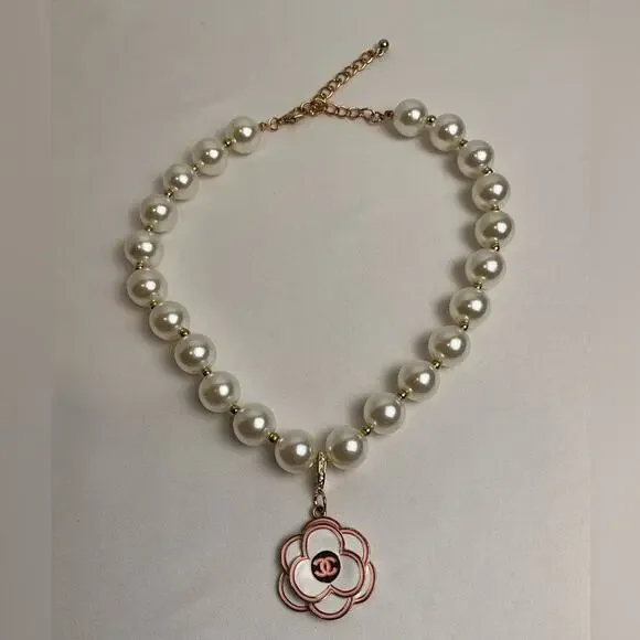 Chanel Pearl Necklace with Pink Flower Pendant - Picture 2 of 7